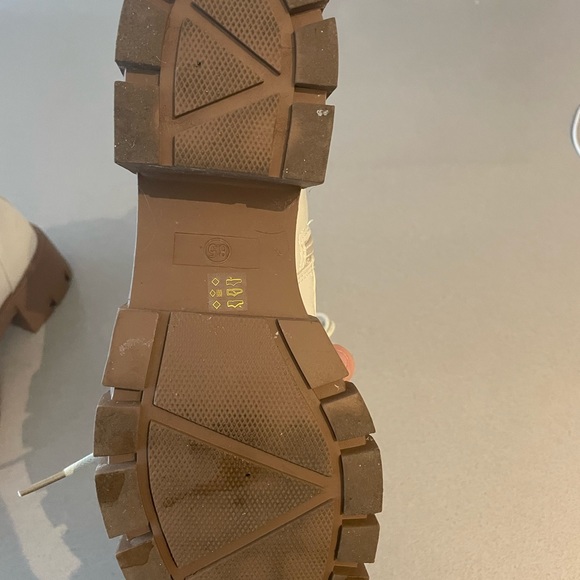 White leather lace up chunky combat boots - Picture 4 of 5